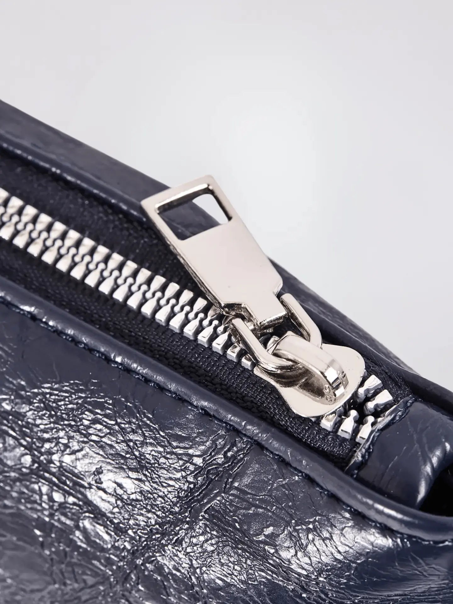 Scarlett Mini Pouch Noirvere